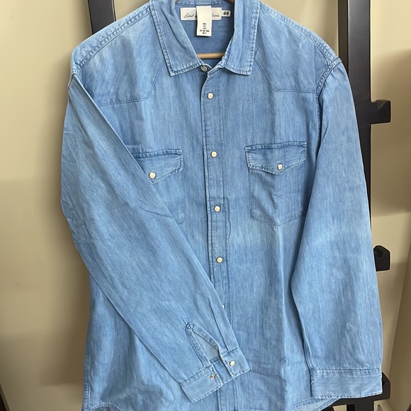 H&M classic Men’s denim shirt - Picture 7 of 8